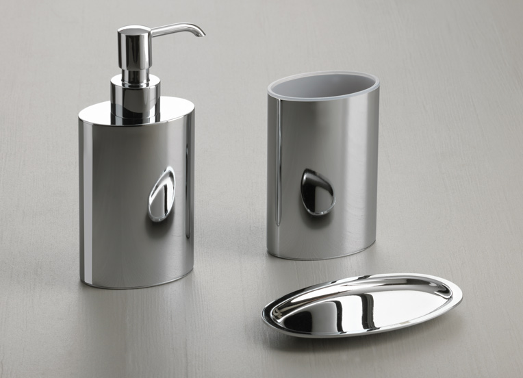 CUBE Serie in ottone cromato ovale: porta sapone, bicchiere e dosatore sapone liquido con pompetta in metallo finitura: Cromo Oggettistica Accessori Moderni Arredo Bagno Stilhaus