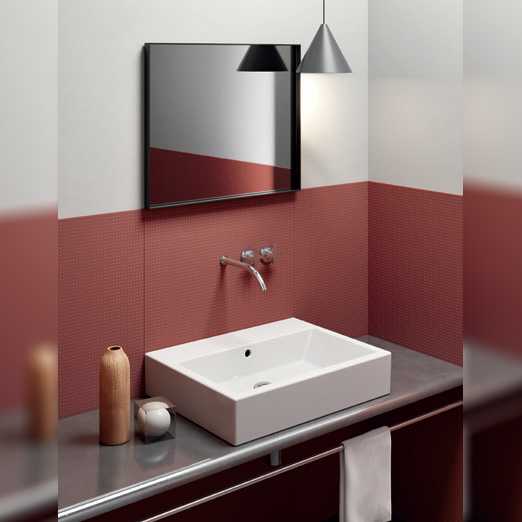 Kube 60x47 colore Bianco Lucido Lavabo con foro troppopieno monoforo predisposto per rubinetteria triforo. Installazione a sospensione e appoggio. Serie Kube Lavabi Gsi