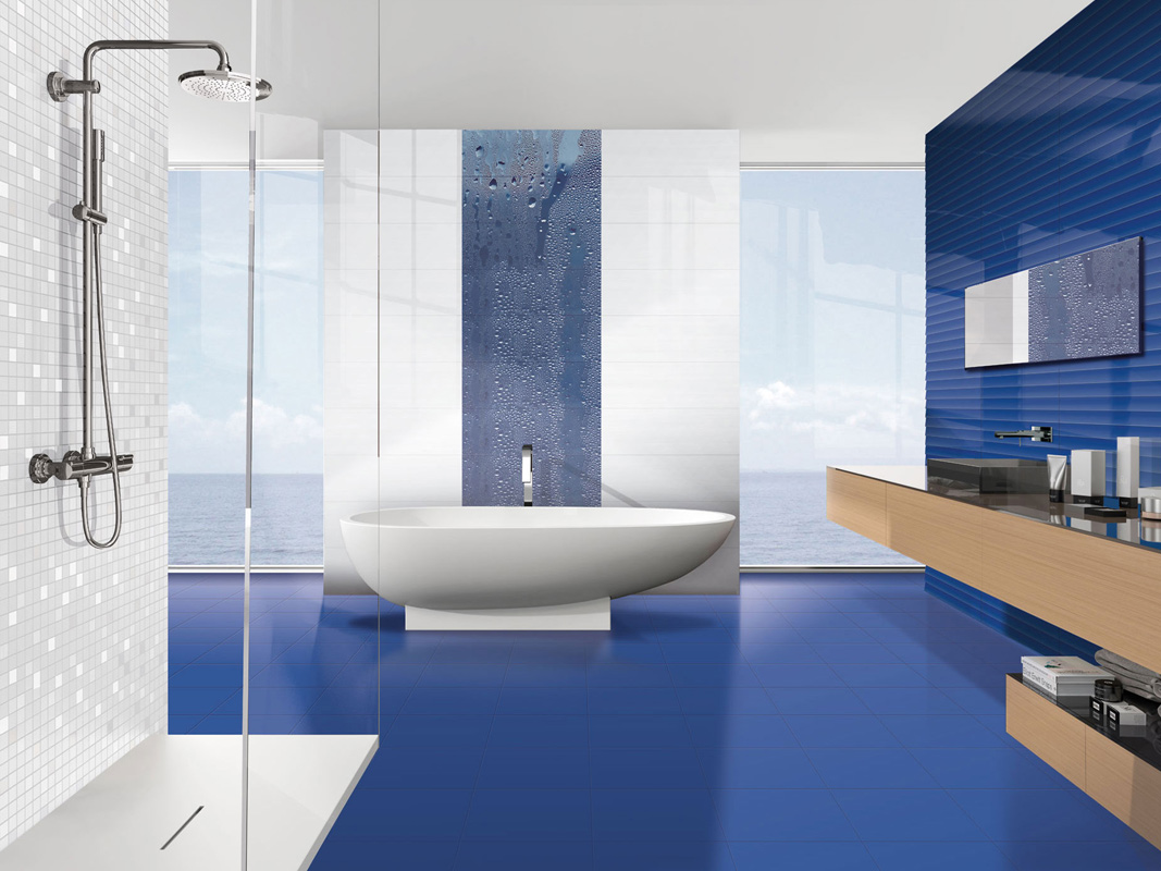 White Plain 25x75 + Groove Royal Blue 25x75 + Decor Waterfall 25x75 + Mosaico White 31,6x31,6  Rivestimento Pasta Bianca Groove Serie Effetto Colorato Ibero Porcelánico Piastrelle & Mosaici